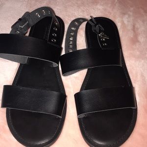 CUTE AND AFFORDABLE BLACK AMERICAN EAGLE SANDALS